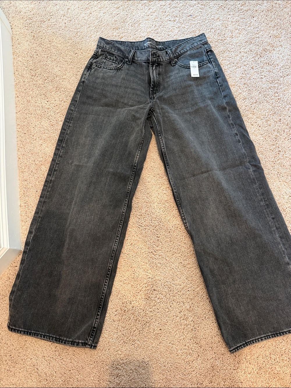 Women’s Old Navy Wide Leg baggy low rise Jeans in Washed Black